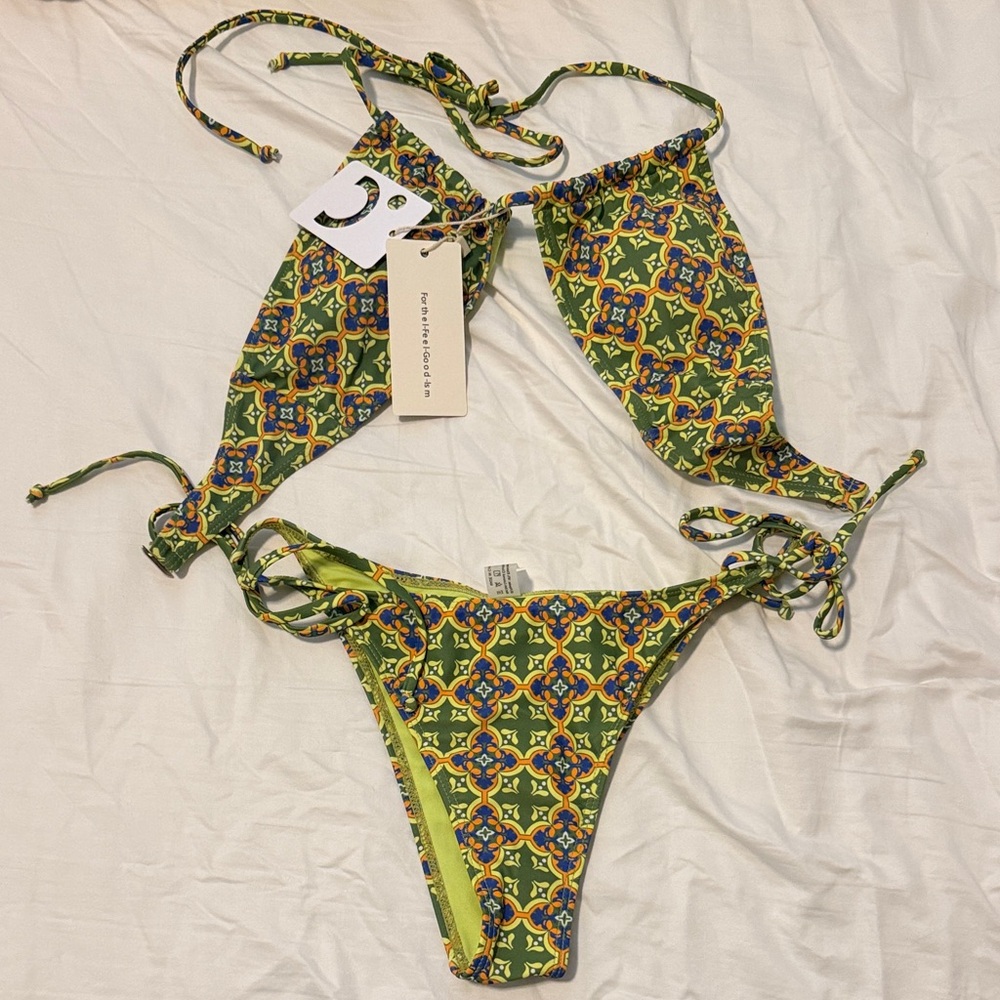 Commence Tropical Print Green Patterned Bikini Set